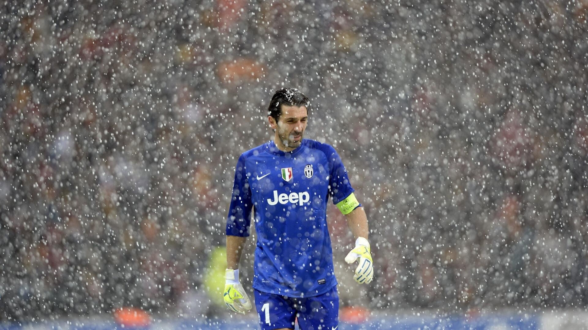 星空娱乐网址-草地保养技术升级，比赛场地质量显著提高，草地养护有几个重要环节